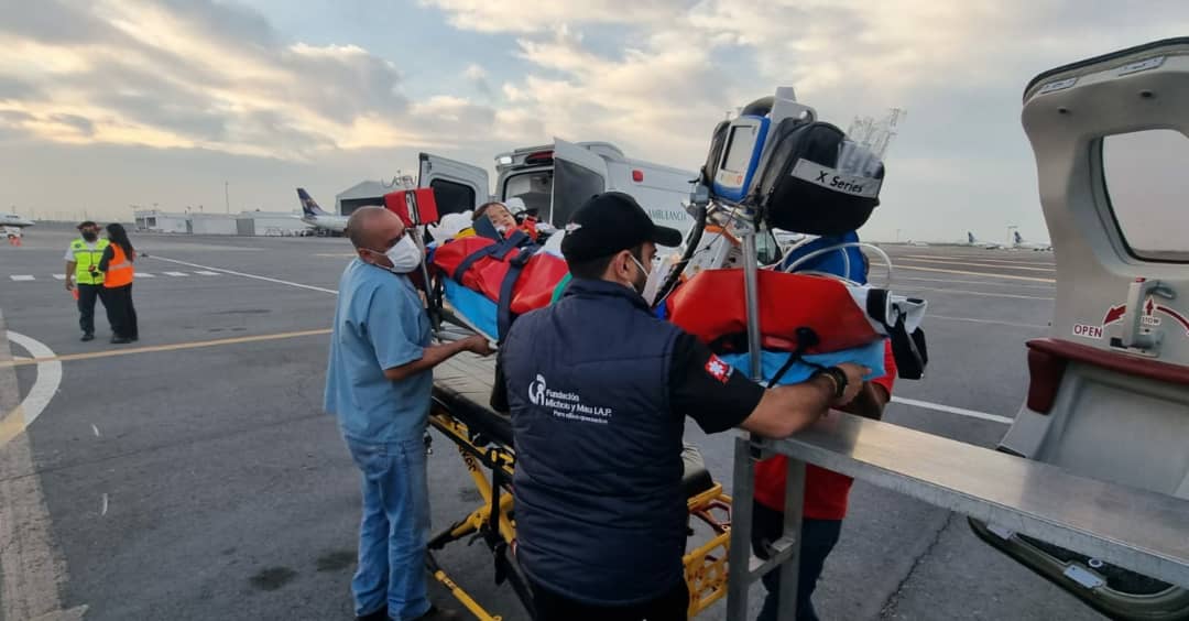 GobDeCoahuila's tweet photo. Por instrucciones del Gobernador @mrikelme, y la Presidenta Honoraria del @DIFCoah, @MarcelaGorgon, este viernes se llevó a cabo el traslado vía aérea de la niña Keylin Estefania, de un año 11 meses de edad, a Galveston, Texas,en donde recibirá tratamiento médico especializado https://t.co/Ur71CMeZET