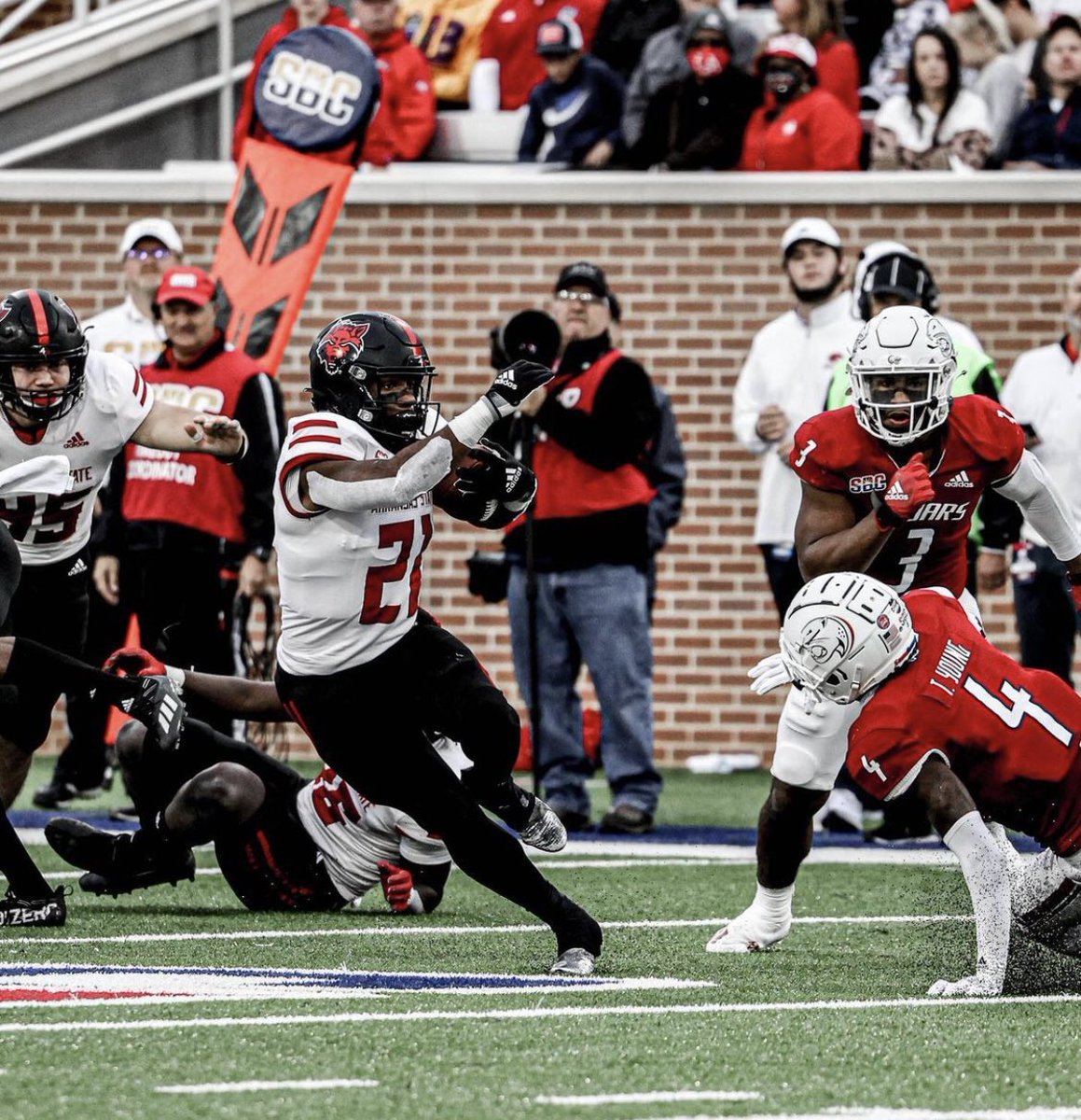 LAMAR -  2021 accolades
PFF  All-American 3rd Team
PFN  All-American 2nd Team
SIS  All-American 2nd Team
All-Sun Belt Conf 1st Team (KR)
All-Sun Belt Conf  2nd Team (APY)
Sun Belt Conf Special Team POW 
      09/27/21 &amp;  11/01/21Sun Belt Conf Specialist of the Year