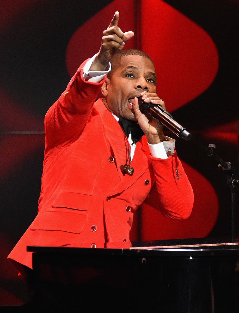 CeceF's tweet photo. We are already starting off fire π₯ as we celebrate the incomparable @kirkfranklin in @flowerbombch on @Clubhouse tonight thanks to @morganrhodes @HansElder @joy_trible All the #teamfeels & #teamshoulders for Jesus tonight πΌππΈπΊ #flowerbombch https://t.co/og8sLwj0Ra