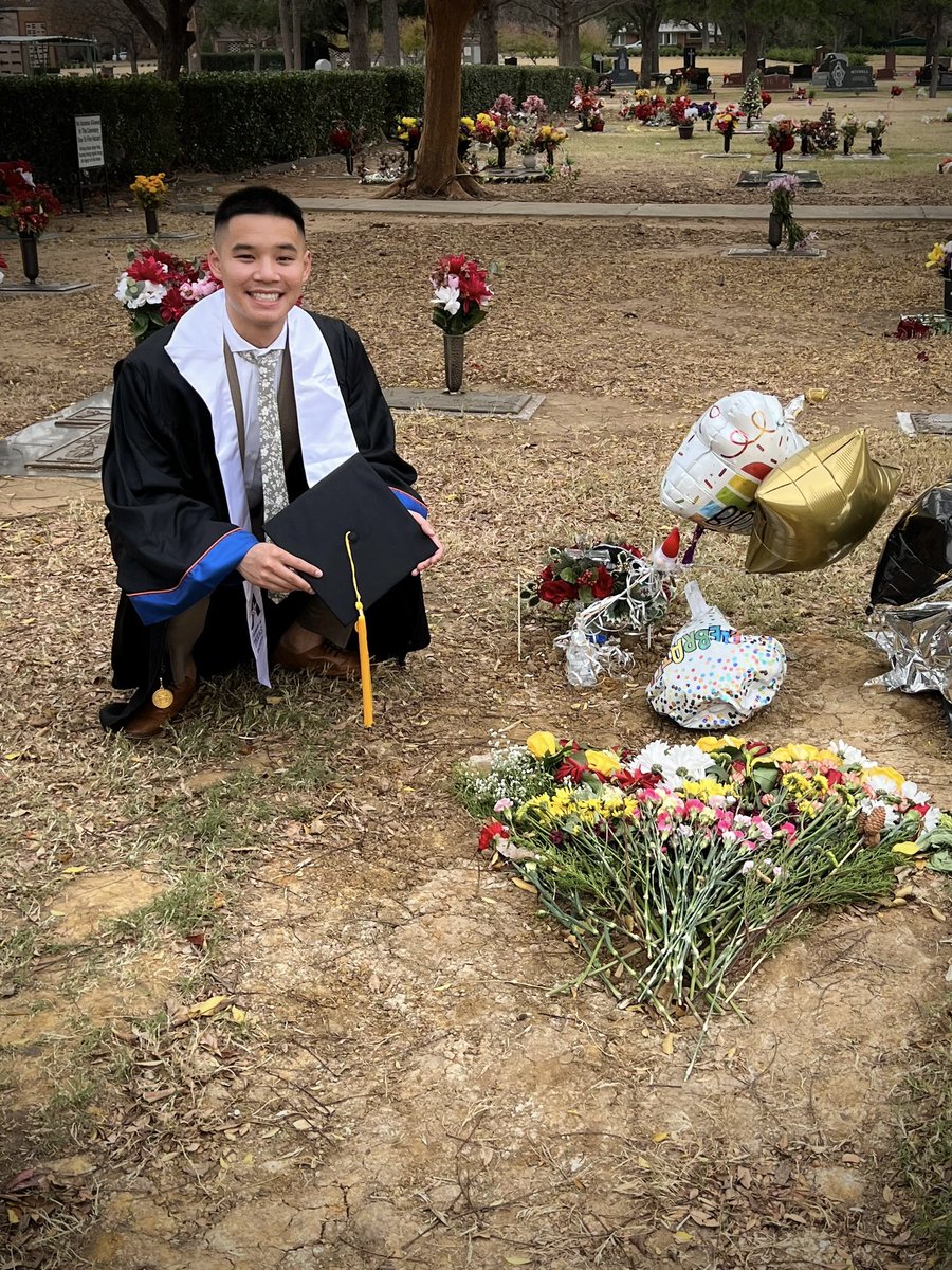 Anguyenballer's tweet photo. Michael Nguyen
4.0 GPA✅
Summa Cum Laude✅
Best little brother ever✅
One hell of a legacy✅ https://t.co/1KcFMWau7O