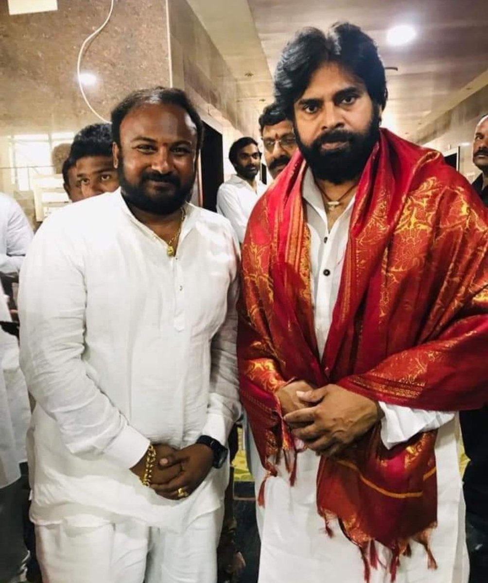 ChandraTheegala's tweet image. నెల్లూరు నగర జనసేన నాయకులు, మెగా అభిమాని దుగ్గిశెట్టి సుజయ్ బాబు గారికి జన్మదిన శుభాకాంక్షలు
@sujaybabugaru 
@Janasenacity 
@JanaSenaParty 
@PawanKalyan 
@teamrc_nellore