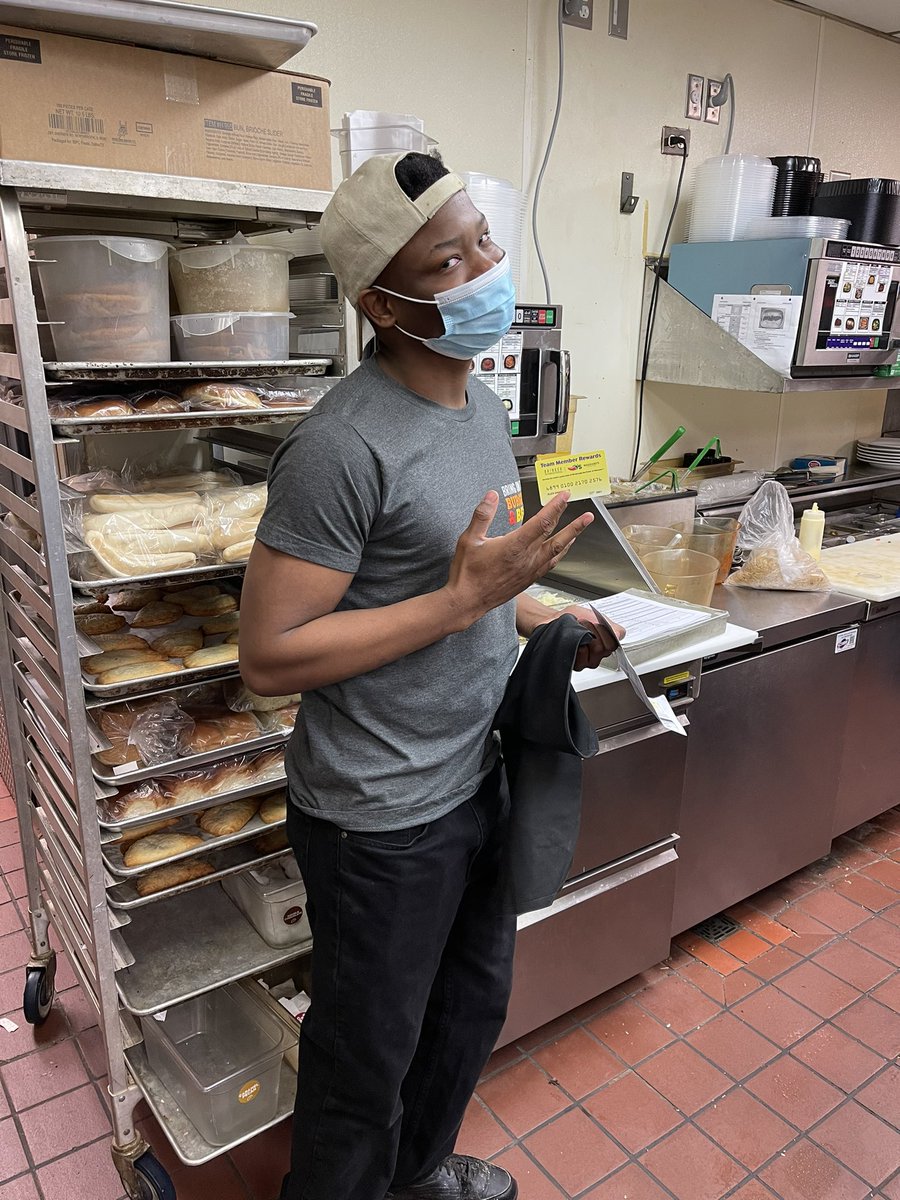 gump_ethan's tweet photo. Alex here finally getting his 🌶’s Rewards card, and it is definitely deserved. This guy knocks food perfection out of the park and always comes in with a smile and eagerness to work. @Chilis culture starts with Chiliheads like this.
@yardbird83 @clflesh https://t.co/p1RHlNFoXe