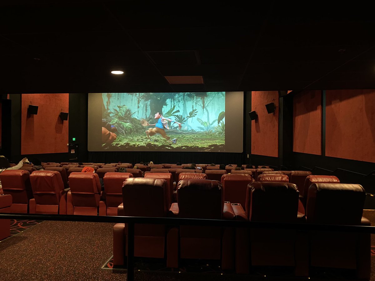 sergiolara's tweet photo. These seats are amazing. I can almost see the movie. Thanks @AMCTheatres 
At the AMC Broadway 4 in Santa Monica https://t.co/8vmJg83lF1