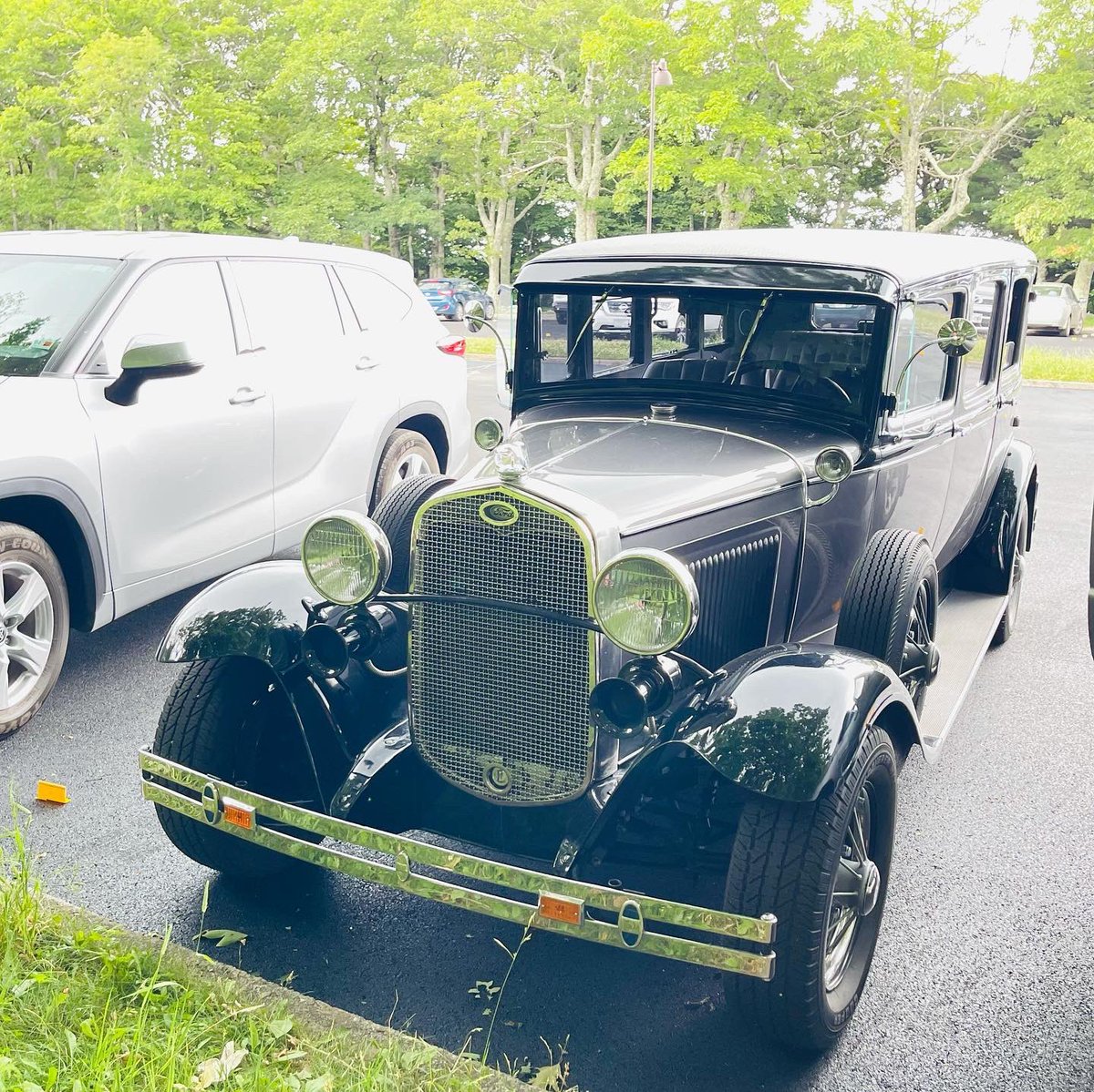 intheolivegrov1's tweet photo. It's #FlashbackFridayz
#FlashbackFaves theme
Tweet your pics with our hashtag!
Retweet & Tag hosts & mates!
@TravelBugsWorld @Adventuringgal
@jenny_travels @AOAOxymoron
@TravelAtWill @lizzie_hubbard2 @Chalkcheese111
Old cars and boats, all enjoyable rides. https://t.co/7amWMWysxl