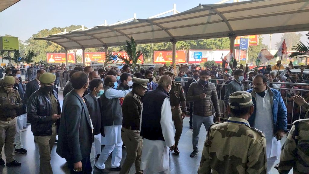 हम सबके नेता श्री <a href="/RahulGandhi/">Rahul Gandhi</a> जी का उत्तर प्रदेश की धरती पर हार्दिक स्वागत।