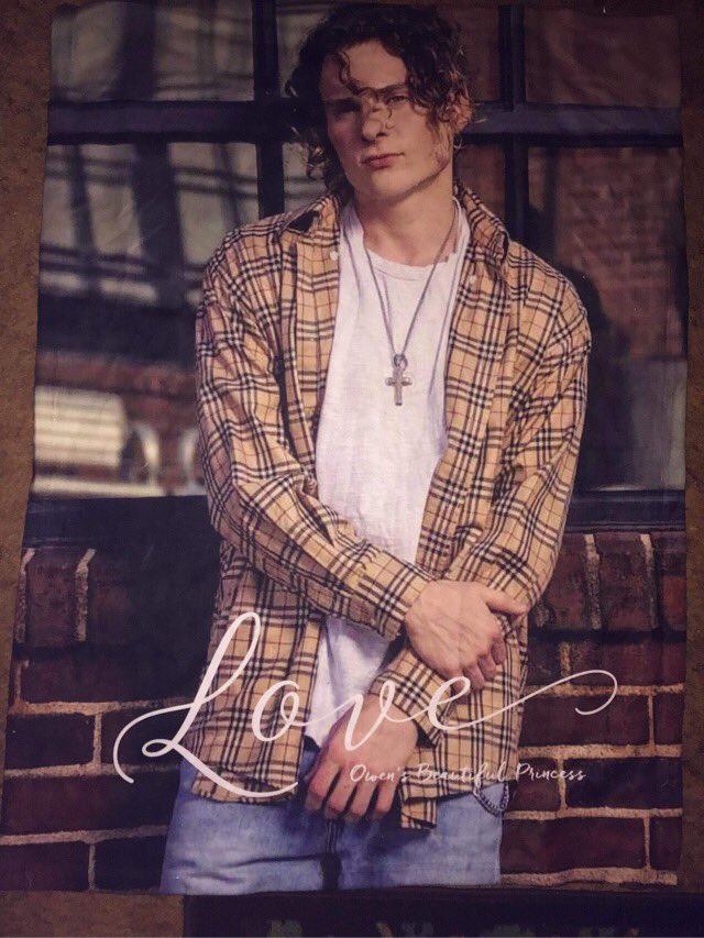 5WESTPenn's tweet photo. @RTBamaGirl @MandaPanda0414 @Owen5WEST @5WESTMUSIC @Owen5WEST the twin made me this for Christmas this year please don’t hate me 😘💚💛 https://t.co/HjSElP9C3Q