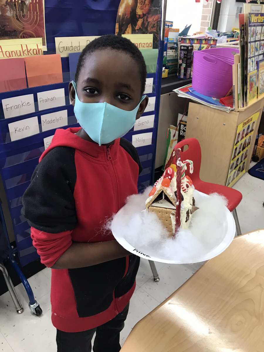 miller_first's tweet photo. Decorating gingerbread houses…a 1st grade tradition at Tinc Rd School! Our students were so excited as they created their perfect house! @tincroadschool https://t.co/gkcnjUD01k