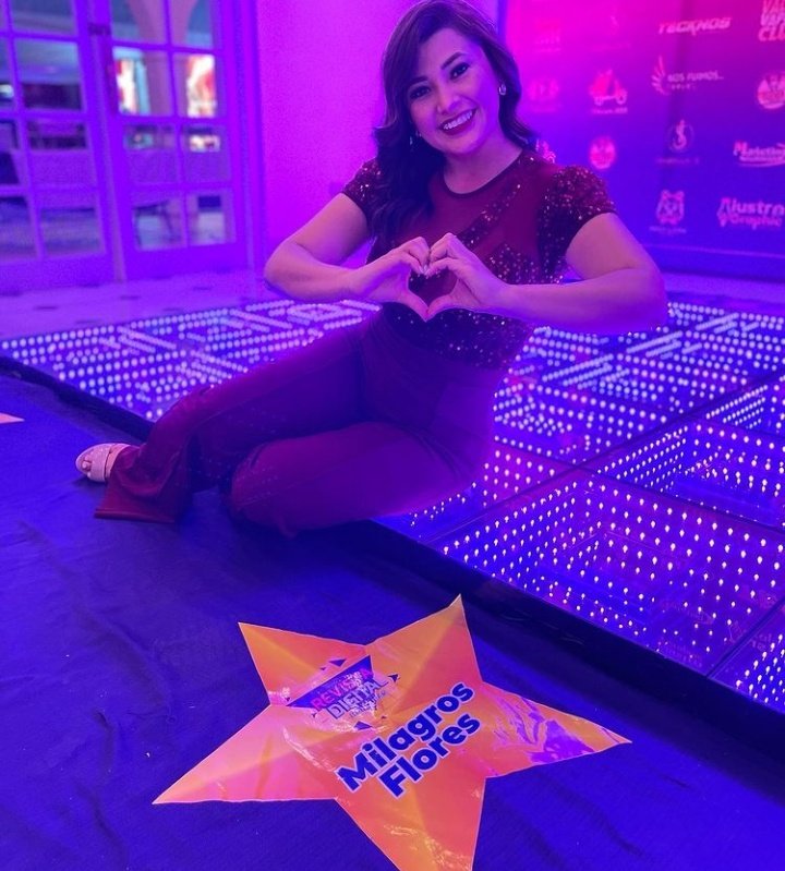 Gracias a ustedes gente Bella por formar parte de mi familia virtual.
Gracias por el cariño 🥰 este reconocimiento es por ustedes
Los llevo en mi corazón ❤️ Gracias ✨