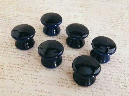 ruralgals's tweet image. 🐕 Big deals! Navy Blue Hand Painted Knobs for Cabinet/Pantry Doors &amp;amp; Drawers, Available in 1.5, 1.25, 1" and 2". Add to Your Nautical or Beach Decor. only at $5.30 on etsy.com/listing/453196… Hurry. #PaintedKnobs #DecorativeKnobs