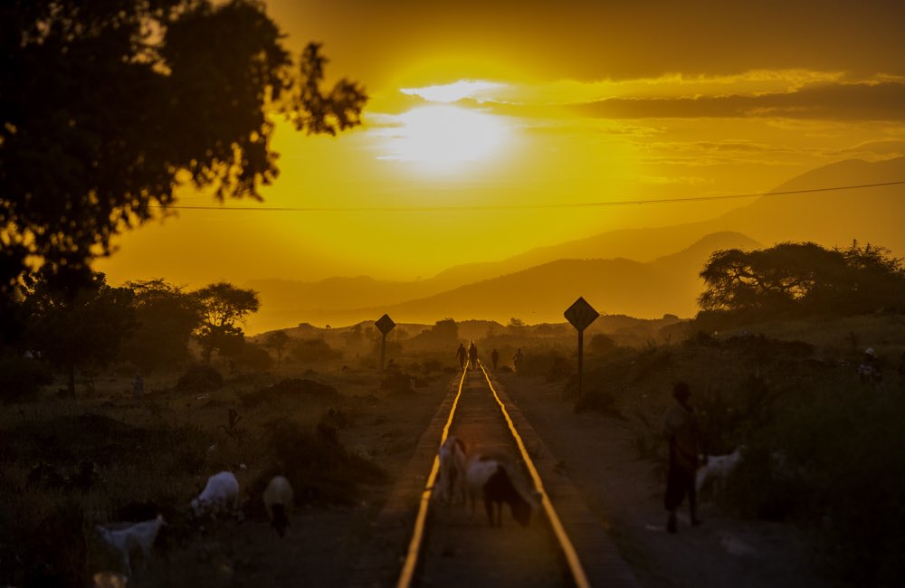 mwarv's tweet photo. Lake Chala might just be the best doof mpararo in East Africa. Here’s a thread about a Onetouch trip there, Kuikuletwa Hot Springs and some tips for travelling out of Kenya with your. Car.

#OnetouchLive #LakeChala #AfricaTravel #Kikuletwa https://t.co/4DkSrNlKp1