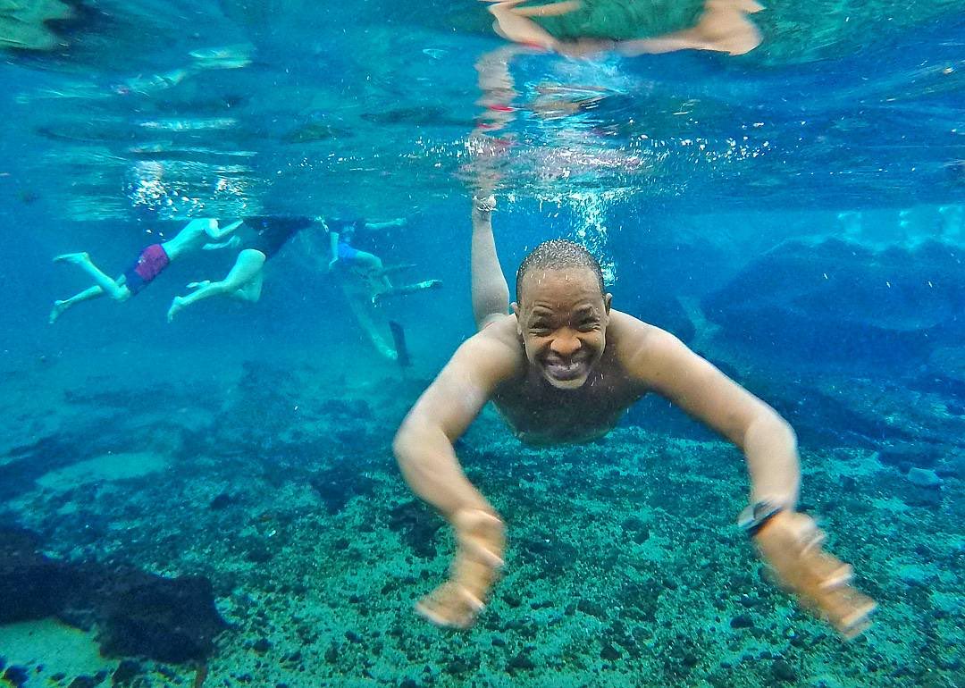 mwarv's tweet photo. Lake Chala might just be the best doof mpararo in East Africa. Here’s a thread about a Onetouch trip there, Kuikuletwa Hot Springs and some tips for travelling out of Kenya with your. Car.

#OnetouchLive #LakeChala #AfricaTravel #Kikuletwa https://t.co/4DkSrNlKp1