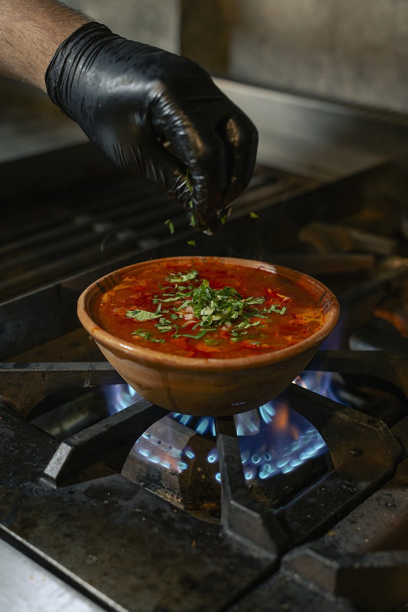 ForoIndierocks's tweet photo. Aprovecha que ya es fin de semana y haz que una exquisita birria le de a tu día el toque que le hace falta.🤤
Cáele a #StoneRexBBQ o pide la tuya al 55 3572 9824. https://t.co/UfDL6wzylt