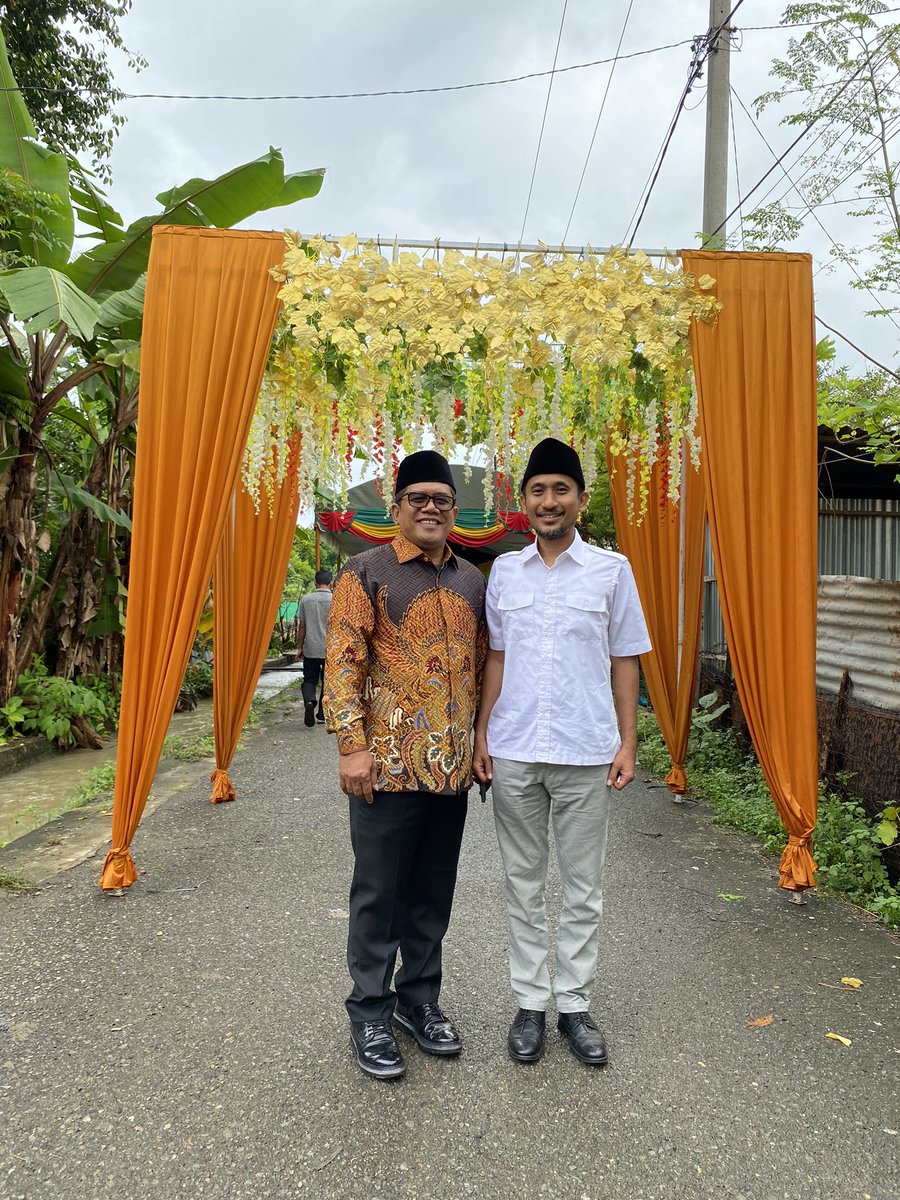 kautsar_myus's tweet photo. Pak @bantasyahrizal, @Thamren @ekal_aceh @Rahmathasbi_ @RamadhanaLubis @IrwanDjohan Pinjam Pak Sekretarisnya sebentar ya.. https://t.co/QcJCjWL4oF