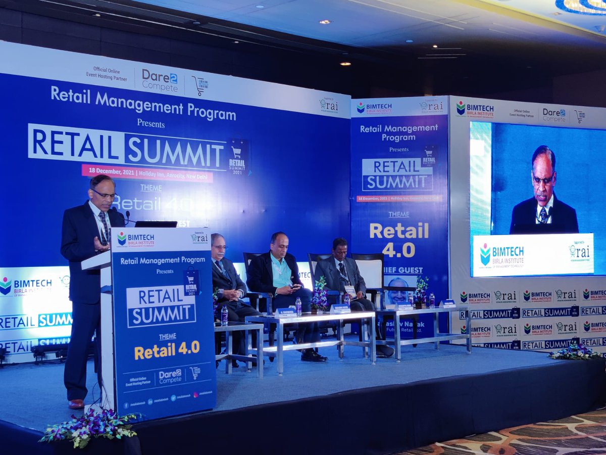 MediaBimtech's tweet photo. Dr. Pankaj Priya, Area Head, Marketing and Retail, #BIMTECH shared his thoughts on overall "Birth of multichannel Retailing". He left the audience intrigued, "Should we only depend on chatbots or focus on offline or both?" @RetailiaBimtech 
#WeKeepYouTrending #MediaConduit https://t.co/SxoIv41pH9