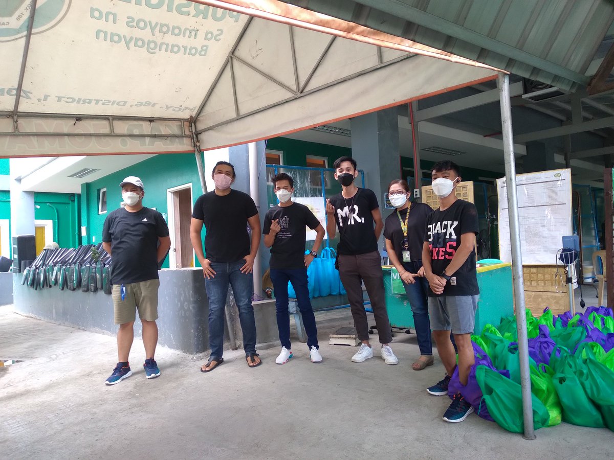 GPLI08's tweet photo. Day 01

Kami ay nagpapasalamat s mga nagbigay ng suporta upang maisagawa ntin ang taonang Pasko Para sa Pulang Laso (Christmas Gift Giving) na ginanap sa Tala Treatment Hub s pangunguna ni Sir James at Mam Nems in behalf of Dr. Anne Gabriel Chan.

Maligayang Pasko sa atin lahat. https://t.co/XmtxfJCHRi