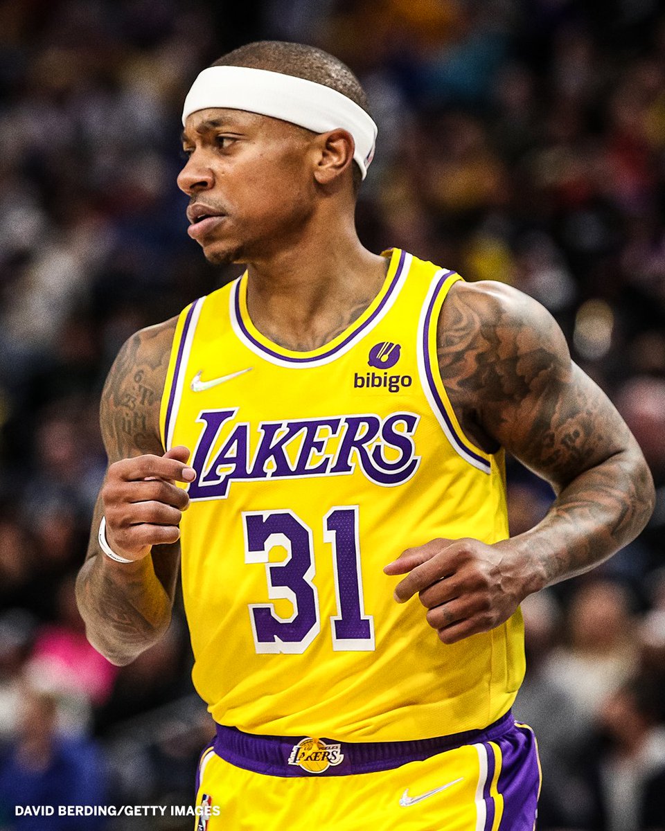 SportsCenter's tweet image. The return 🔥

@Isaiahthomas was the Lakers’ LEADING scorer in his season debut!

✨ 19 PTS
✨ 21 MIN