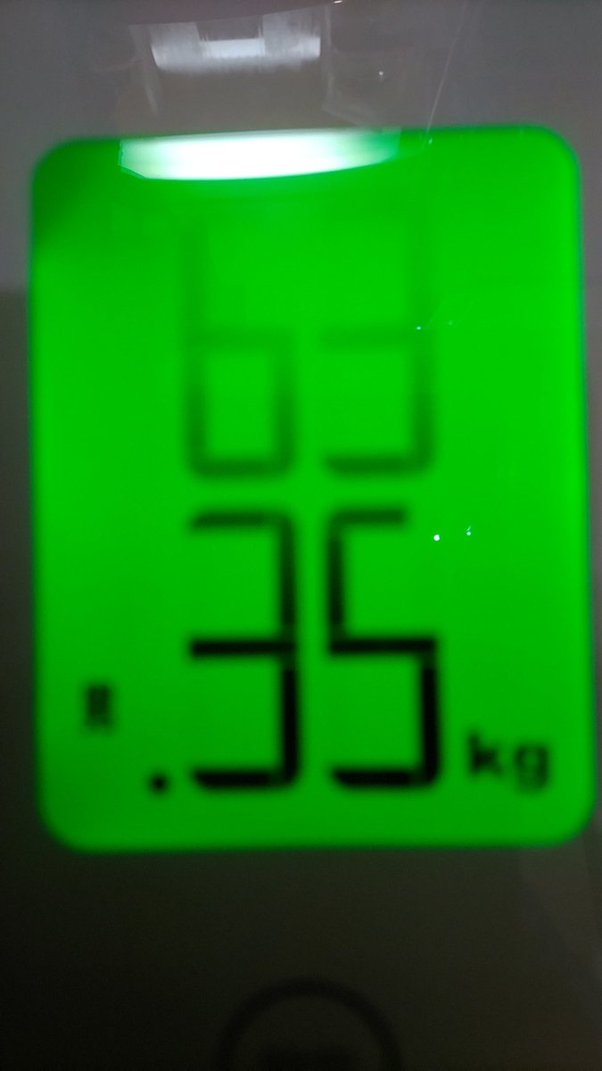 Chapta_01's tweet photo. おはようございます！

本日の計測！

※()内前回比
体重:63.35kg(▲0.80kg)
体脂肪率:23.80%(+3.70%)
筋肉量:27.50(▲1.70kg)
水分量:51.80%(▲2.50%)

めっちゃ筋肉量減ってしまった😭

#ダイエット
#ダイエットの記録 https://t.co/69fyuszisM