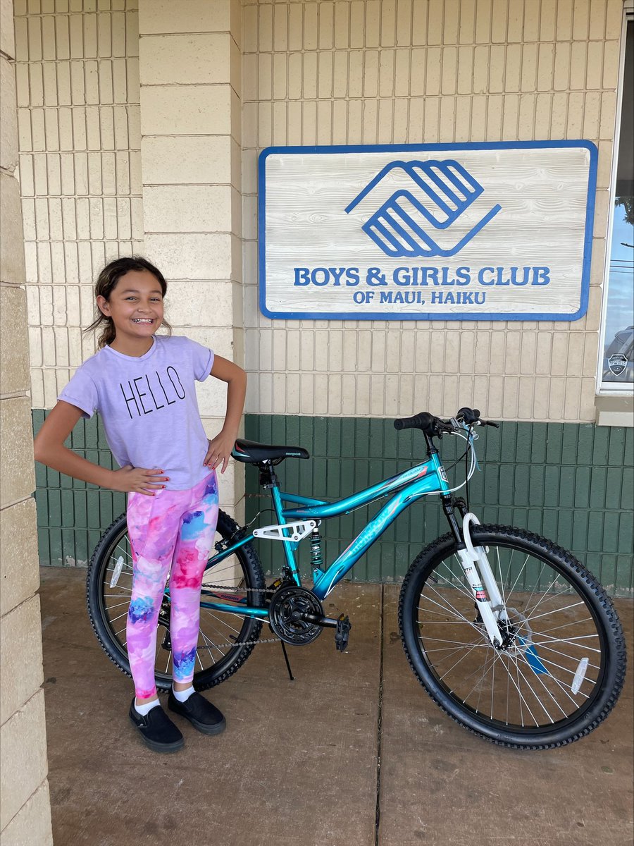 bgc_maui's tweet photo. Granting wishes! We are so grateful to @JIMFALKMAUI &amp; his team for the generous donation of bicycles. Jim made it possible for Christmas to come early for hundreds of kids. We’d also like to thank @KrankCycles and his elves for everything they did to build ALL the bikes. 🚴🏼‍♂️🎄 https://t.co/sKYQdDVMsK