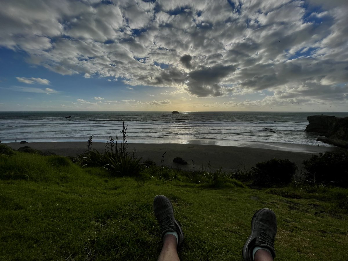 Listening to <a href="/ciudadph/">Ciudad Band</a> ‘s “Goodbye Brilliance” while catching the sunset 

Auckland, New Zealand