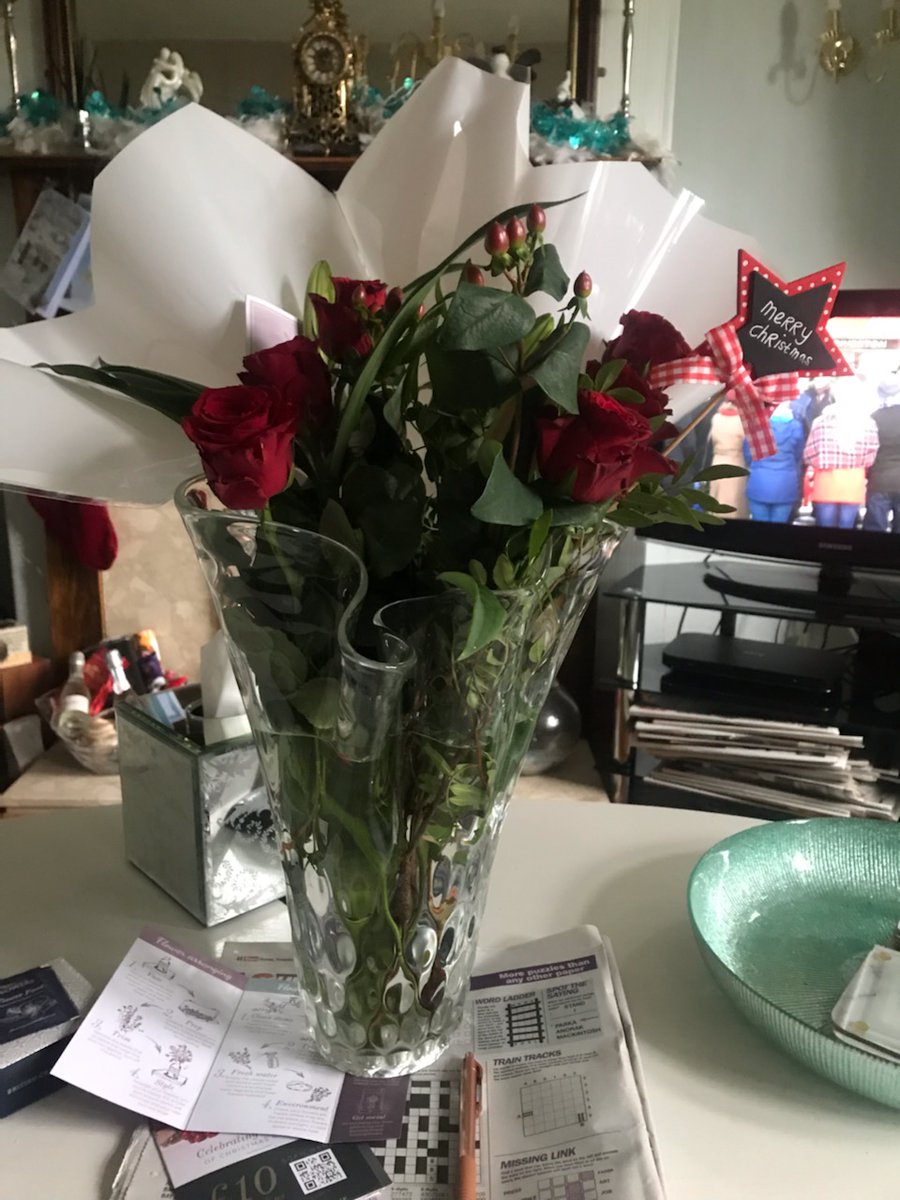 kittydavis1981's tweet photo. @prestigeflowers not sure this is what i ordered!! https://t.co/vMrl3QH6j5