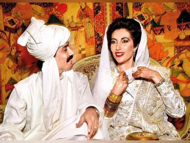 HafeezullahKor4's tweet photo. 18 December 1987: 
Shaheed Mohtarma Benazir Bhutto &amp; Asif Ali Zardari's Wedding Ceremony.❤️
@BBhuttoZardari @AseefaBZ @BakhtawarBZ https://t.co/ehBa2bpAJc