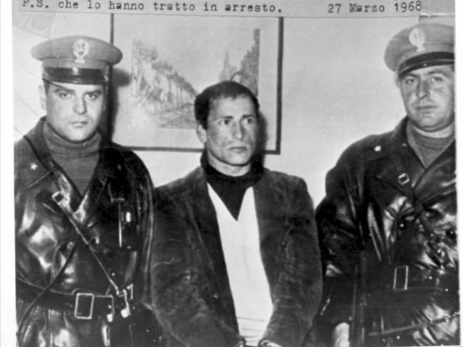 +++ Graziano Mesina è stato appena arrestato

L’operazione è stata coordinata dai Carabinieri del Ros - in collaborazione con quelli del Gis, del Comando provinciale di Nuoro e dello Squadrone eliportato carabinieri cacciatori 'Sardegna' 

Mesina era latitante da luglio 2020