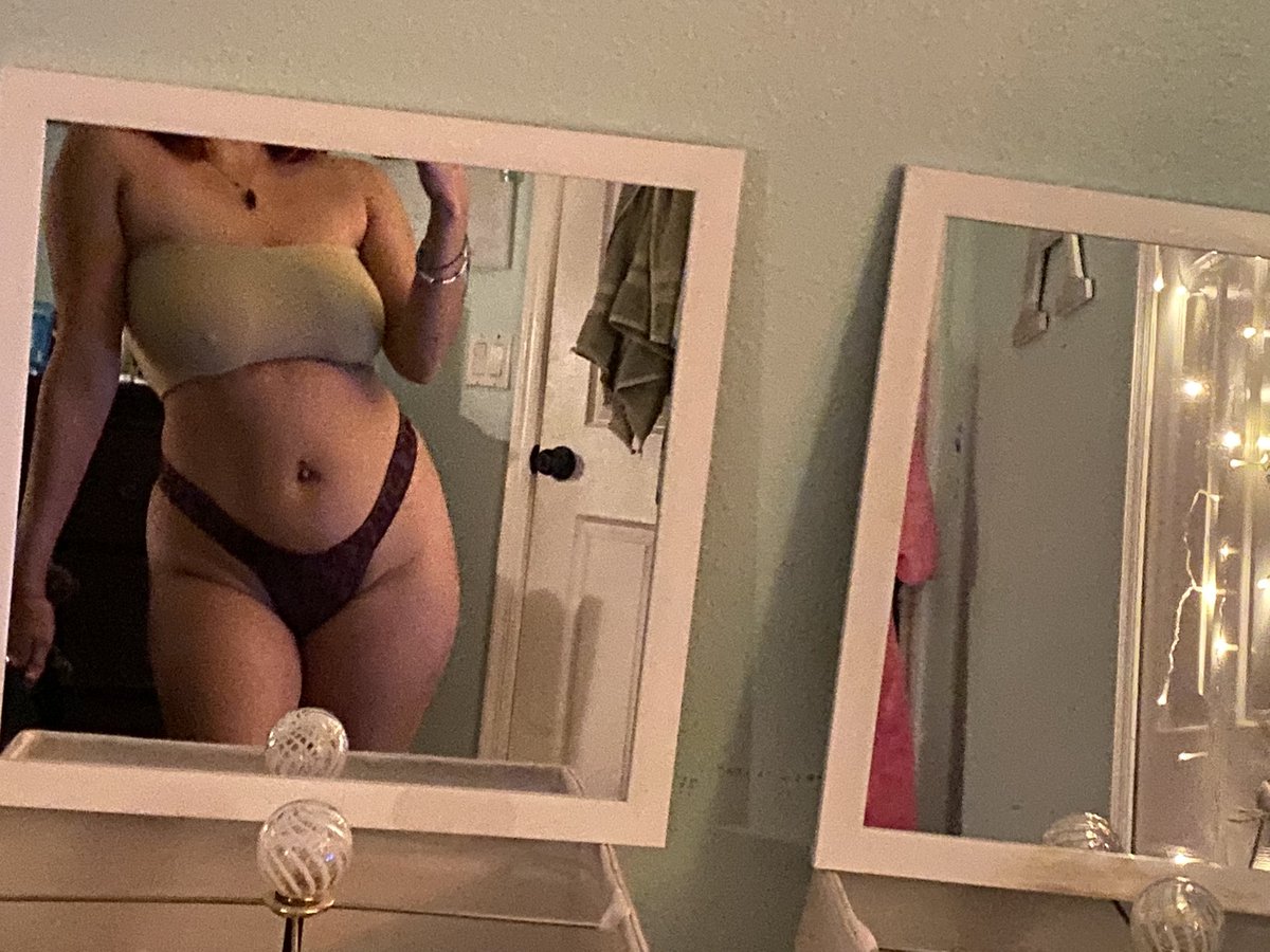 MamiMexirican's tweet photo. Selling content hmu #buyingcontent #linkinbio #content https://t.co/X0gftmGgAO