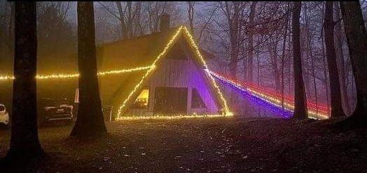 BunsenLearner's tweet photo. When #physics teachers put decorations up....#science https://t.co/DJPjGaEMyX