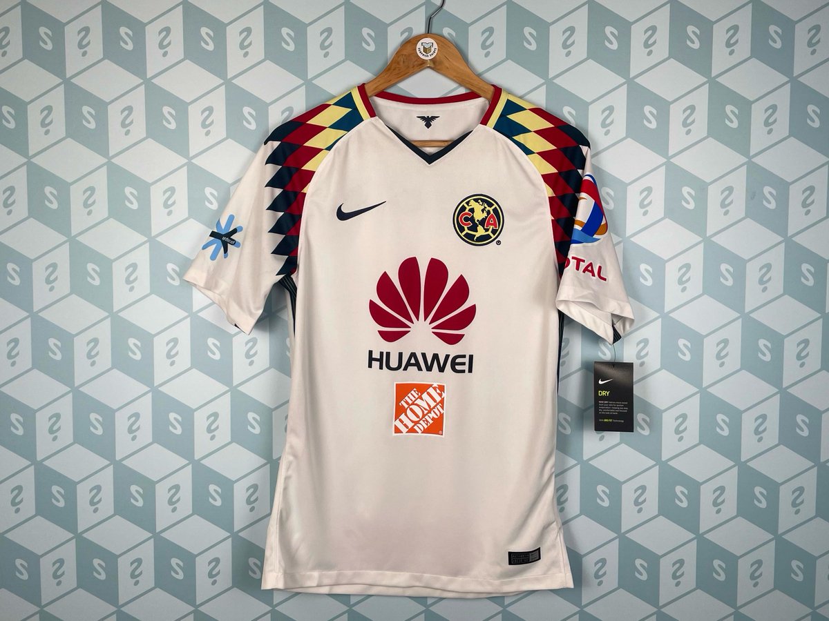 SurpriseShirts's tweet image. #12DaysOfShirtmas DAY 10 GIVEAWAY 🎅

We're giving away this Club America Away Shirt! 🇲🇽 surpriseshirts.co.uk

👇 How to enter
♻️ Retweet
✅ Follow us
💬 Comment your size

That's it! Good luck 🍀