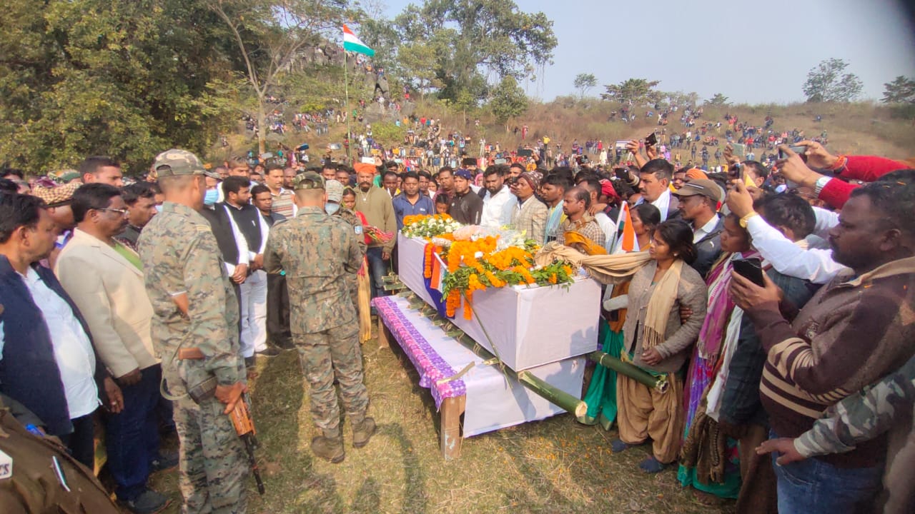 झारखंड : राजकीय सम्मान के साथ हुआ कमल किशोर भगत का अंतिम संस्कार, देखें Photo