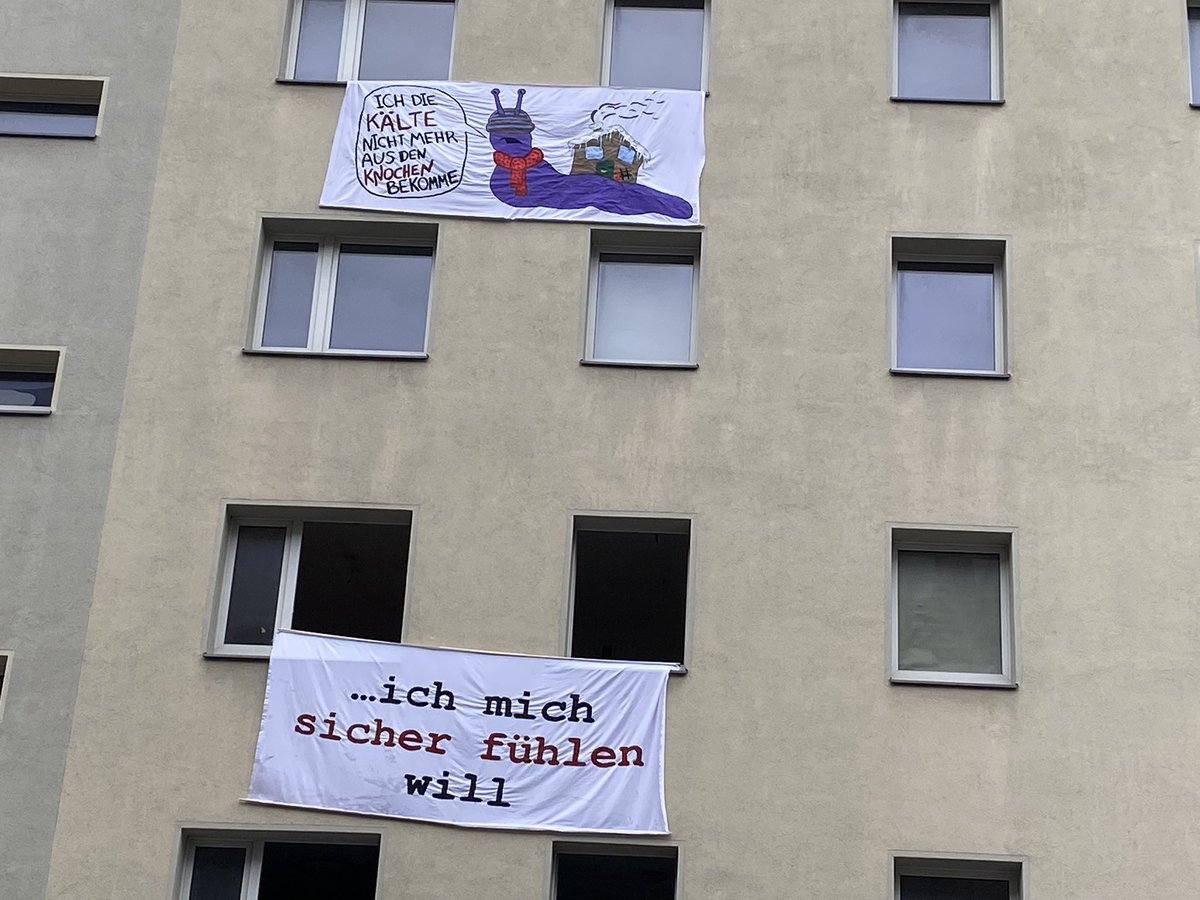 Nordkiez75's tweet image. ++KOMMT RUM! Die #Habersaathstr 46 ist besetzt! Das Gebäude steht seit Jahren leer, der Eigentümer würde gerne abreißen lassen. Die erste Besetzung im Oktober 2020 wurde von der Polizei geräumt. #b1812 #besetzen