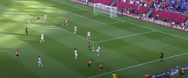 96 رأسية من مصطفي فتحي بعيد المرمى بعد عرضية رائعة من مروان حمدي ... 96 رأسية من مصطفي فتحي بعيد المرمى بعد عرضية رائعة من مروان حمدي ...