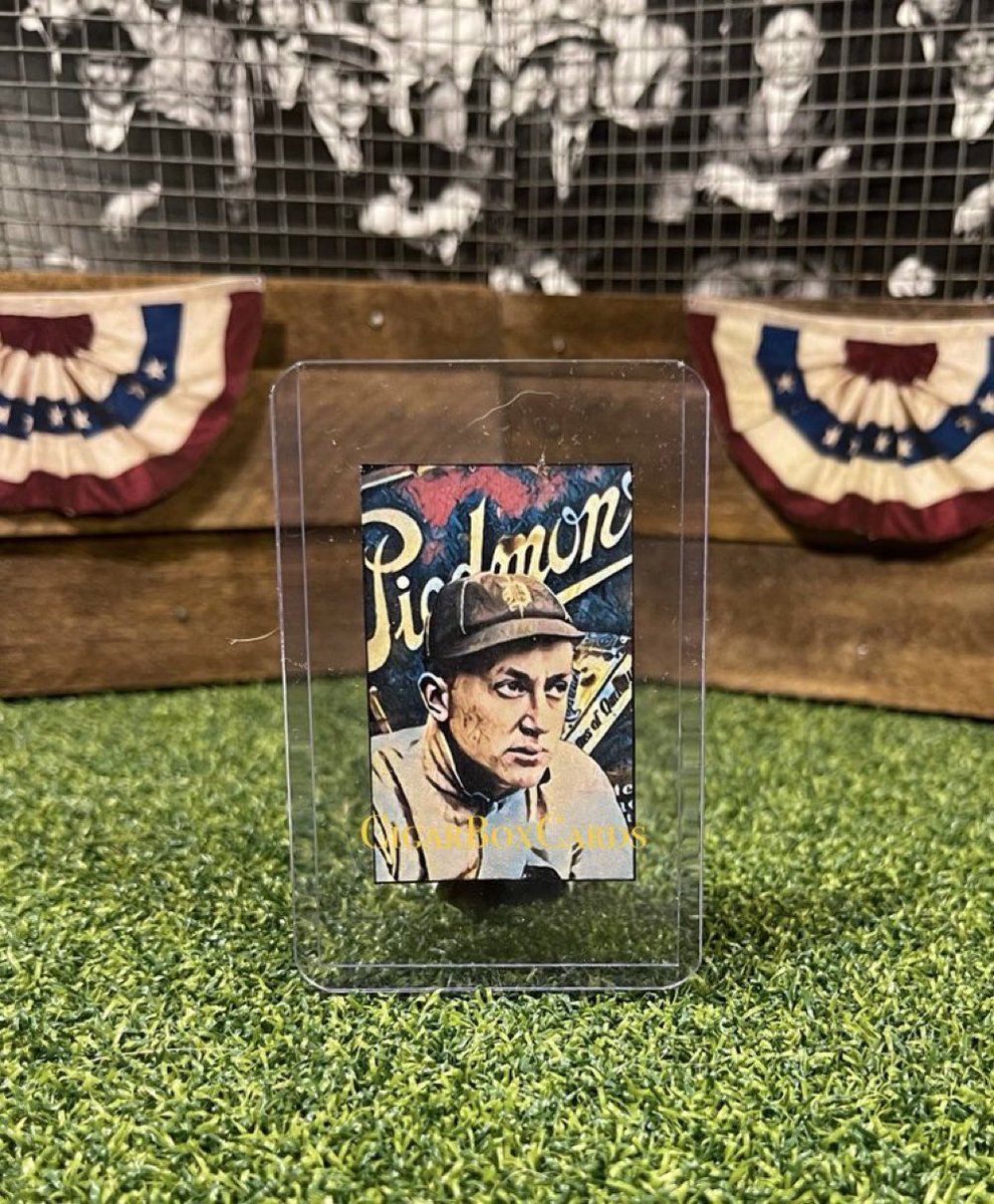 CardsCigarbox's tweet photo. 🎂 Giveaway 
RT and follow for a chance to win this Cobb card  🍑 https://t.co/NnI8AVxfSm