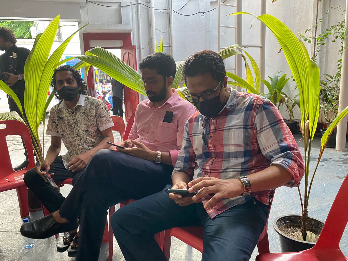 JPSecretariat's tweet photo. ރިޕަބްލިކް ޓީ - ޖުމްހޫރީ ފިރިހެނުންގެ ހަރަކާތް މ. ކުނޫޒުގައި ކުރިއަށް ދަނީ! https://t.co/VIECc0Oi3Z