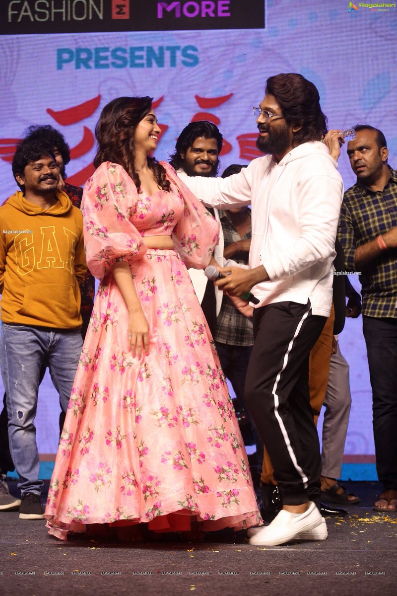 SaanveMegghana's tweet photo. @alluarjun Sir, I wholeheartedly congratulate you on the success of Pushpa. You were 10 times brilliant than ever. ❤️

#AlluArjun #PushpatheRise #Pushpa https://t.co/KTjWWzrDZA