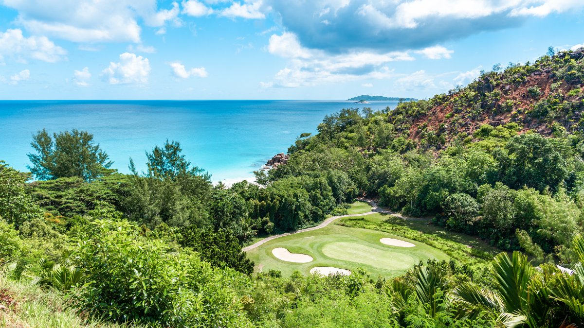 constancehotels's tweet photo. Now that's what teeing in #paradise looks like ⛳
#Golf lovers, remember this view?
#ConstanceLemuria #Golfcourse
#Seychelles #Island #Tropicalview https://t.co/fBH6ceIh5v