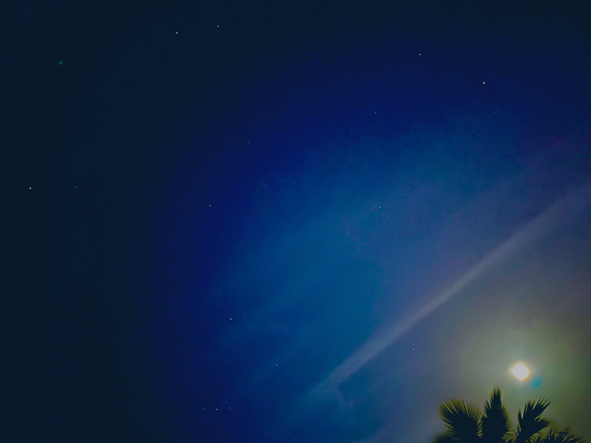 eyade's tweet image. To full moons, winter sky’s, and other curses.