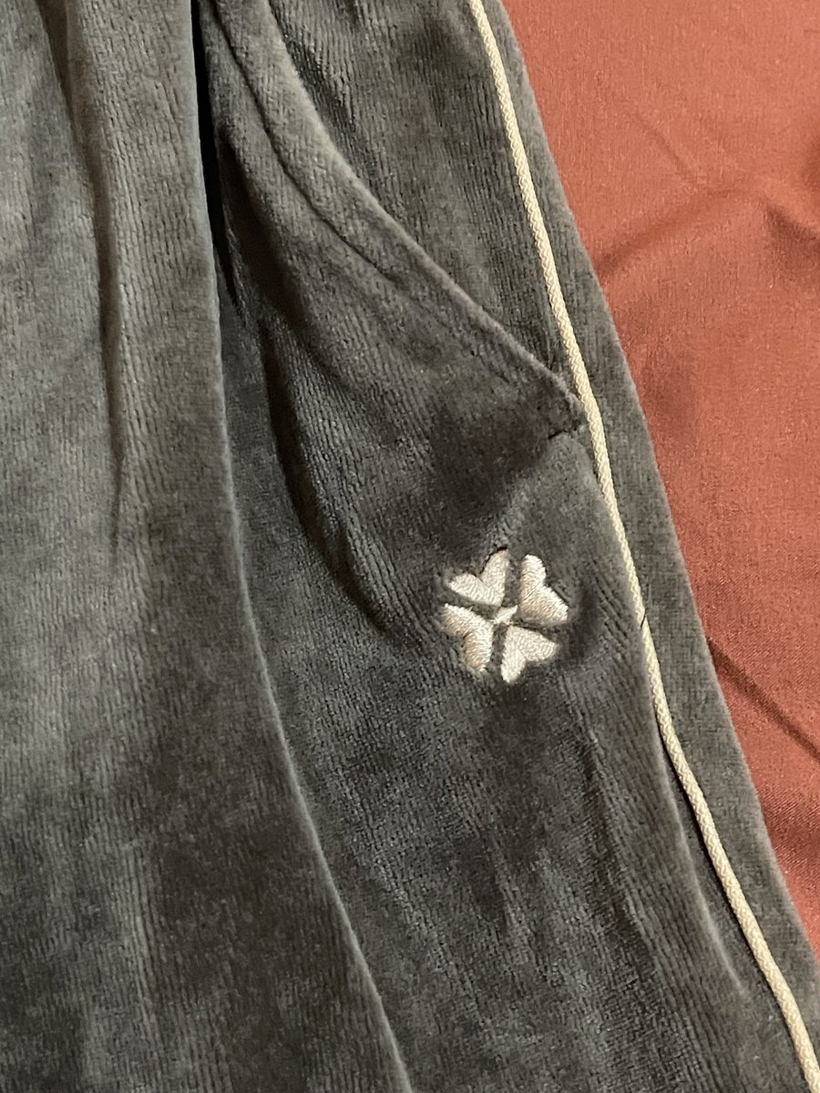 usednpan's tweet photo. กางเกง sz.m 100-. ค่าส่ง25 ไม่บวกเพิ่ม มา

#ส่งต่อเสื้อผ้า #ส่งต่อเสื้อผ้ามือสอง #ส่งต่อเสื้อผ้ามือ2 #เสื้อผ้ามือสองสภาพดี #เสื้อผ้ามือสอง #เสื้อผ้ามือสองราคาถูก https://t.co/7g2gcEo2wM