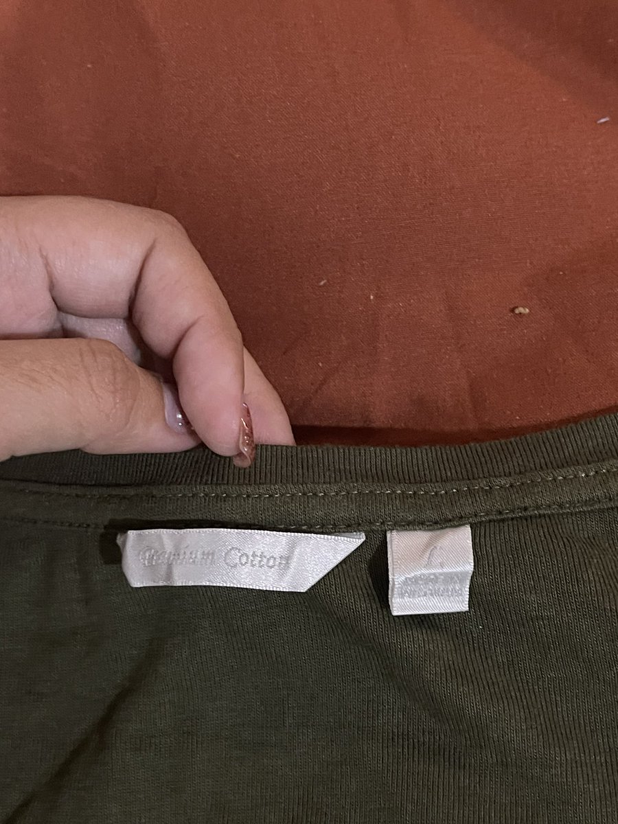 usednpan's tweet photo. 25บาท ค่าส่ง 25 ไม่บวกเพิ่ม
#ส่งต่อเสื้อผ้า #ส่งต่อเสื้อผ้ามือสอง #ส่งต่อเสื้อผ้ามือ2 #เสื้อผ้ามือสองสภาพดี #เสื้อผ้ามือสอง #เสื้อผ้ามือสองราคาถูก https://t.co/GkytO7UBqU