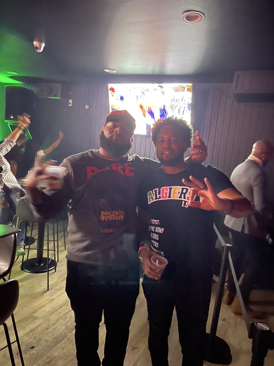 sinSIREly_Urs's tweet image. Gotta want ya niggas to win #KraveLounge