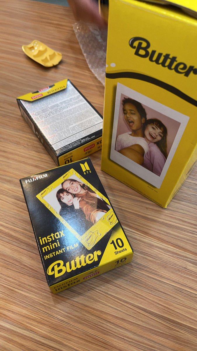 ssaamjung's tweet photo. 🥲💛💕 got ours @mrnrdrgza!!! 📸🎞💛 thank you so much #photoline @fujifilmph! 💛💜 https://t.co/nM6mUdOkab