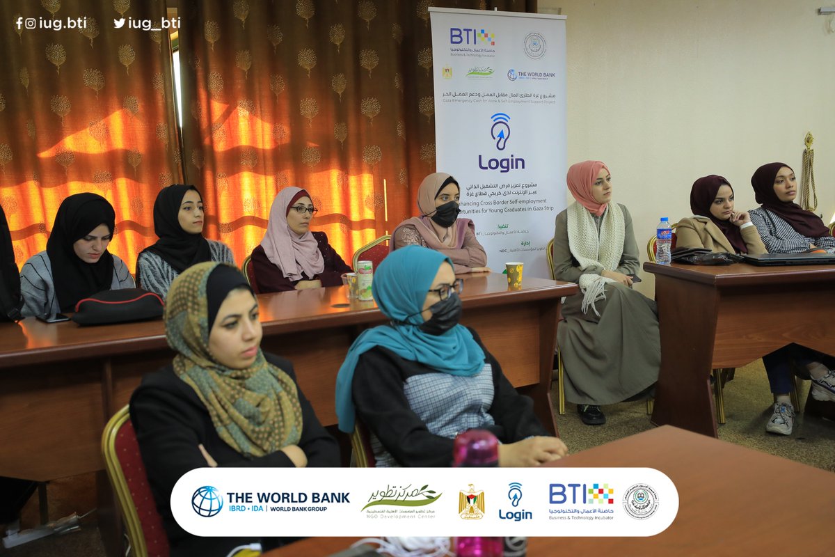 IUG_BTI's tweet photo. عرض لنا متدربي دورة التصميم الجرافيكي عروضًا ملأتنا بالشغف والإبداع،وبذلك استطاعوا انتزاع مقاعدهم في مرحلة الاستضافة والإرشاد 🌟
وبهذا نختتم العروض الختامية لتدريب مشروع Login بجولته الثالثة
سنلتقي بكم بالتأكيد قريبًا جدًا في إنجازات مثمرة لمتدربينا🤩

#Login #BTI
#graphic_design https://t.co/GVwsAtxbml