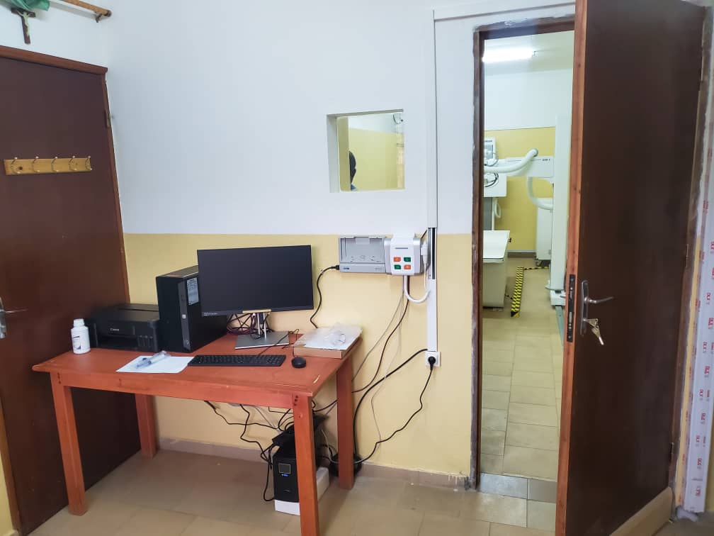 sgmembou29's tweet photo. ⓘ Cet utilisateur à finaliser l'installation d'un appareil de radiologie à l'hôpital des sœurs de Leboudi https://t.co/UEm8rgvZmR