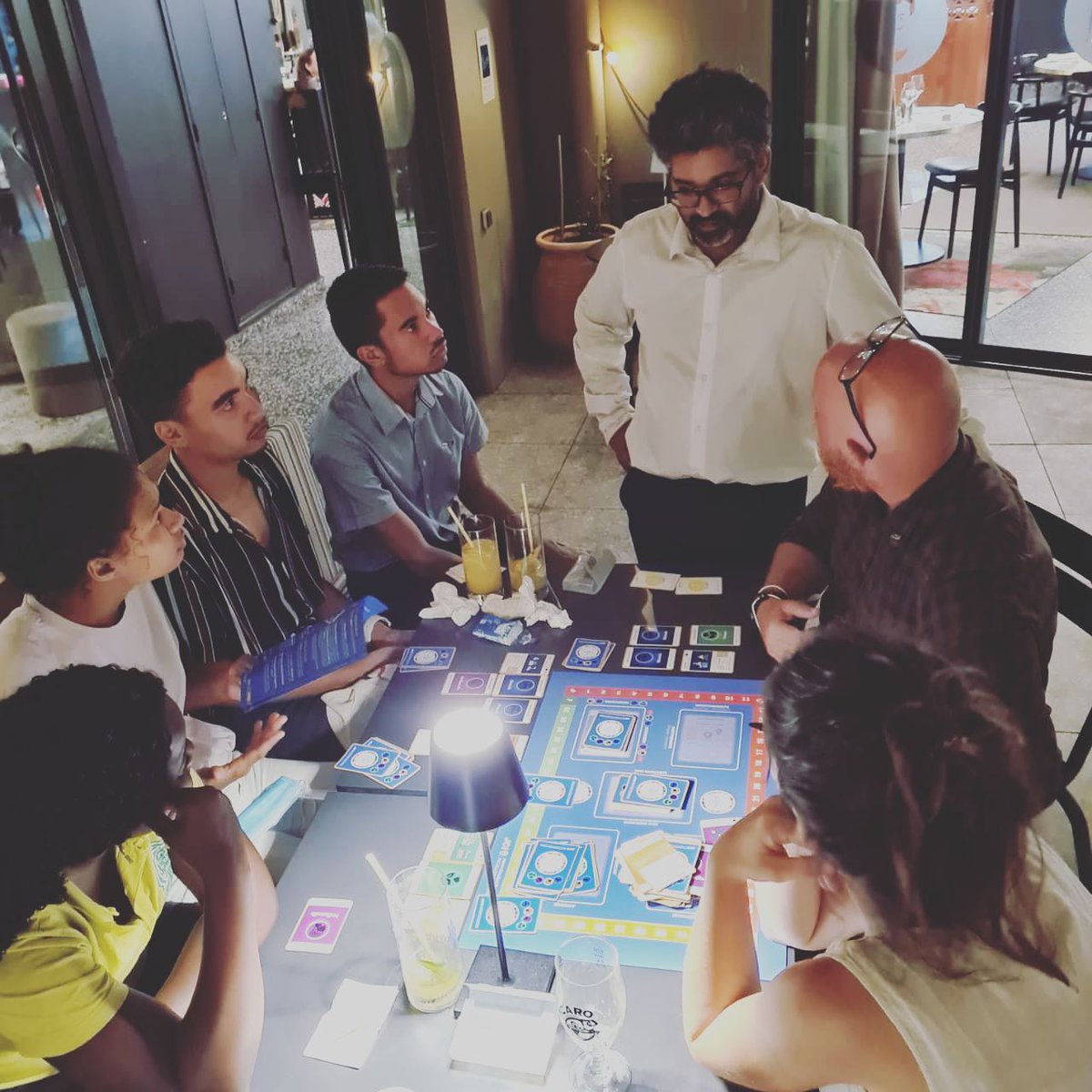 Jeu &amp; #ODD ? La JCEF a lancé Capt’n O.D.D, un jeu pour sensibiliser aux pratiques du #développementdurable dans les organisations ! La JCE de St-Denis a réuni étudiants, citoyens, entrepreneurs autour de ce concept ! En savoir plus ? 👉bit.ly/3FvluNh