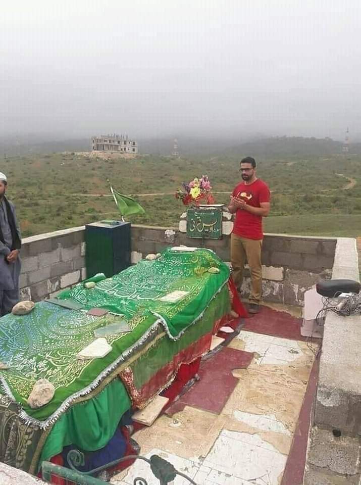 আমাদের প্রিয় নবীজির পাগল  
ওয়াইস করণী (রহঃ) এর মাজার শরীফ
 সালালাহ্ ওমান।💗💗