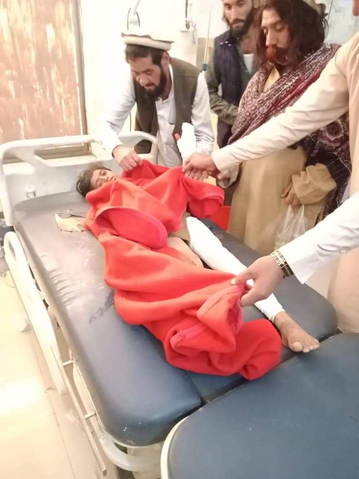 EidRehmanWazir2's tweet photo. افسوس ناک شمالی وزیرستان تحصیل میرنشاہ ڈانڈے درپہ خیل میں لینڈ ماینز دھماکہ دو بچے زندگی بھر کے لئے معذور،لیکن افسوس کی بات یہ ہے کہ لینڈ مائینز پہ بات کرناغداری کے زمرے میں آتے ہیں https://t.co/wXOEMAUnqc