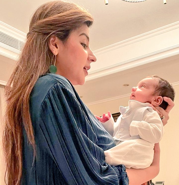 MashaAllah 💙🧿
Mir Hakim with his phopo 😍