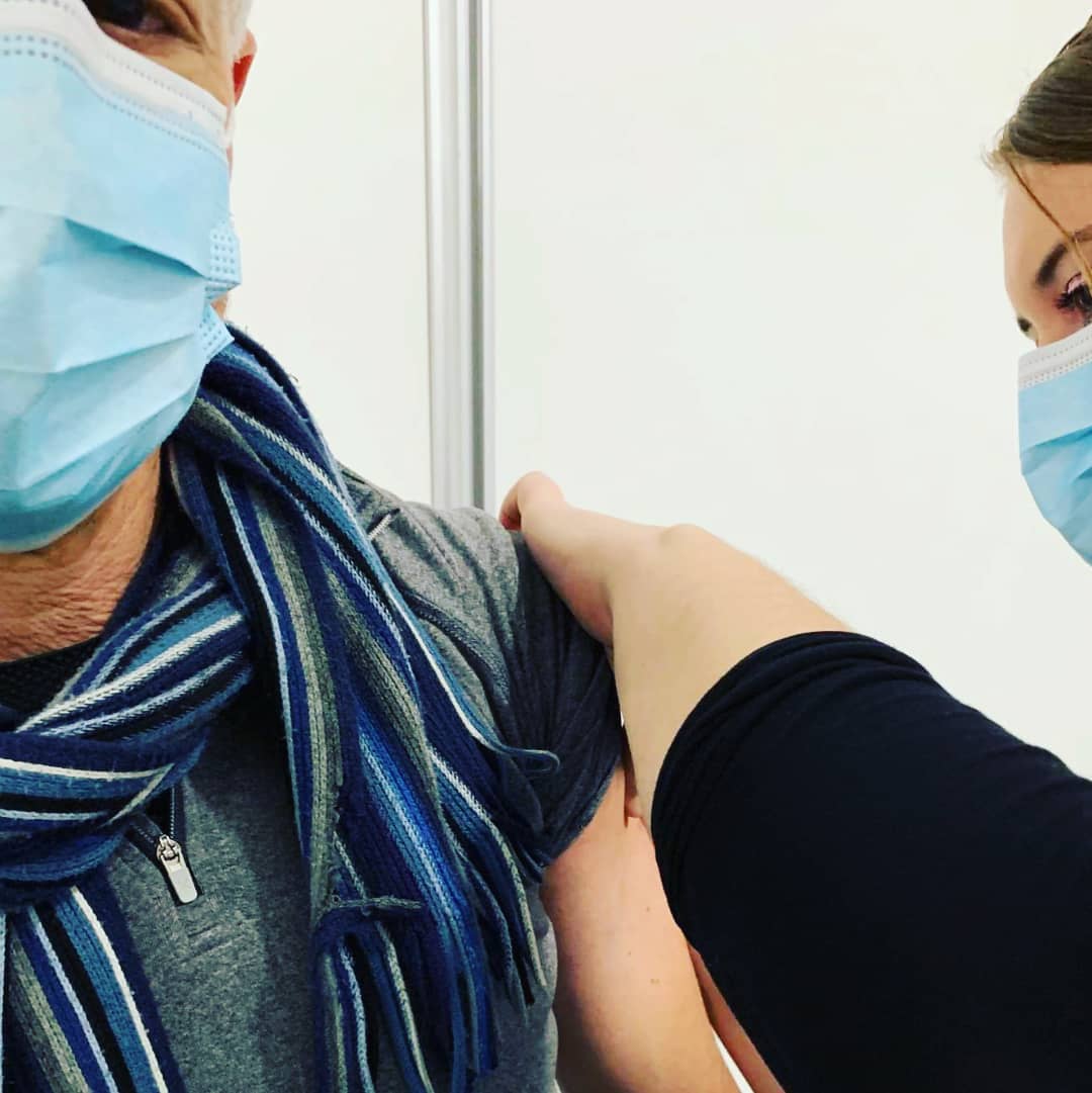JVLazarus's tweet photo. #3rdJab #VaccinesWork #Omicron #COVID19 #NoGracias #NejTak https://t.co/kl6dwGw7Gj