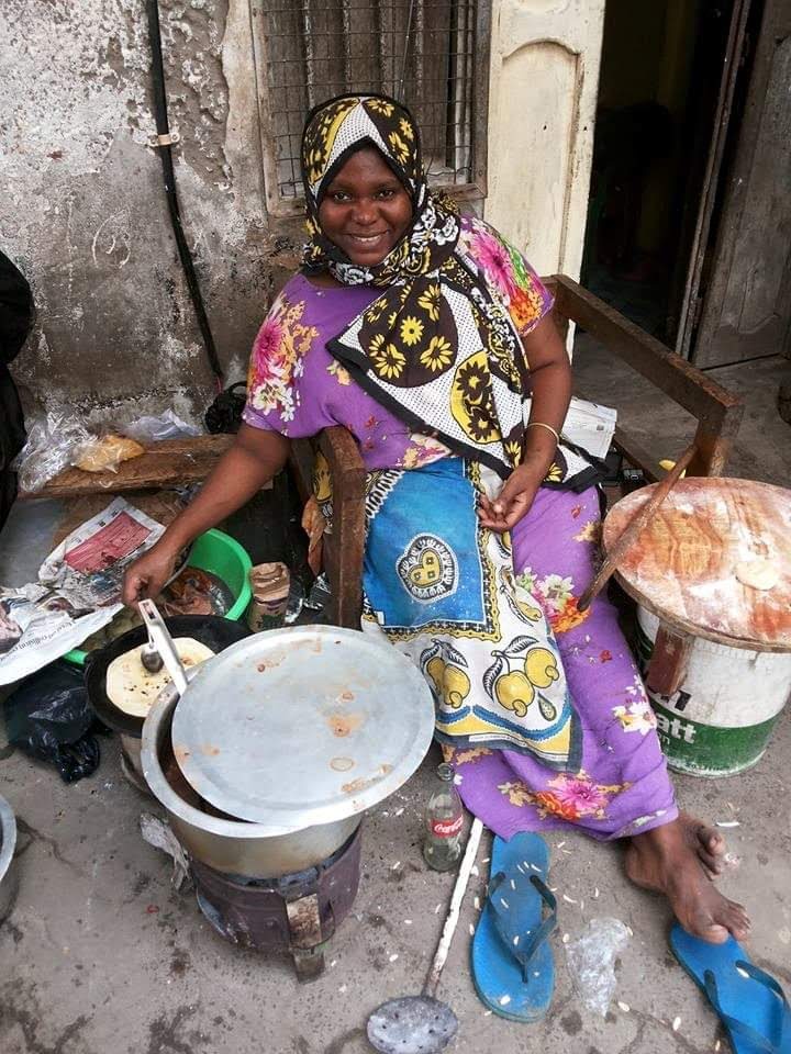 NaimaTwahir's tweet photo. I was very happy with my hustle, it payed my college fees, school fees for my kids, I was single and never begged. #MyHustleMyPride https://t.co/hR8ojz1LYJ