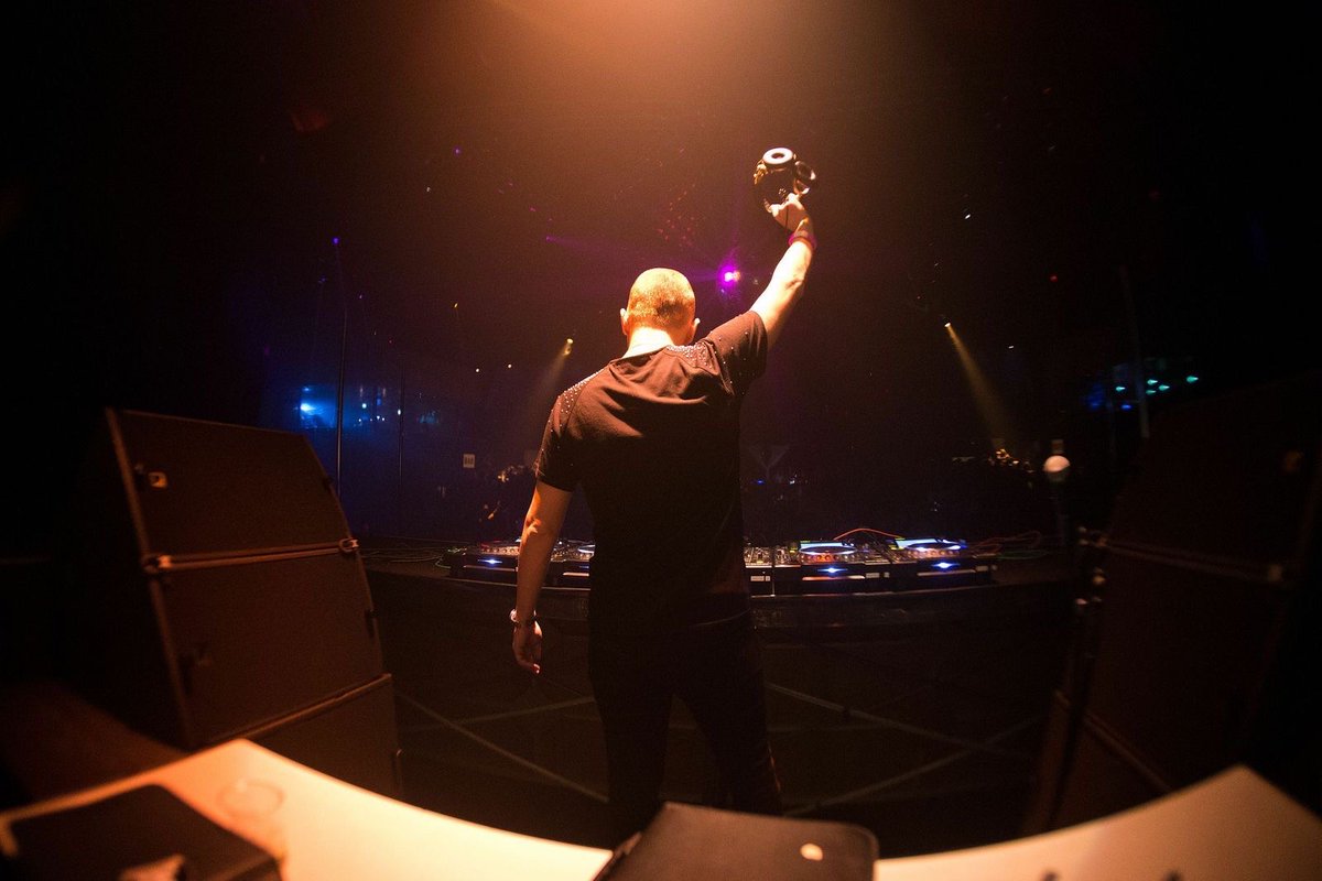mitomitokoto's tweet photo. 今夜の20年間のラスト ageHa の最後にPLAYする曲をどうぞ：
https://t.co/QNlevQevIx

#mitomitokoto #ThankYou #楽しかったよ https://t.co/UCN7l2YrAX